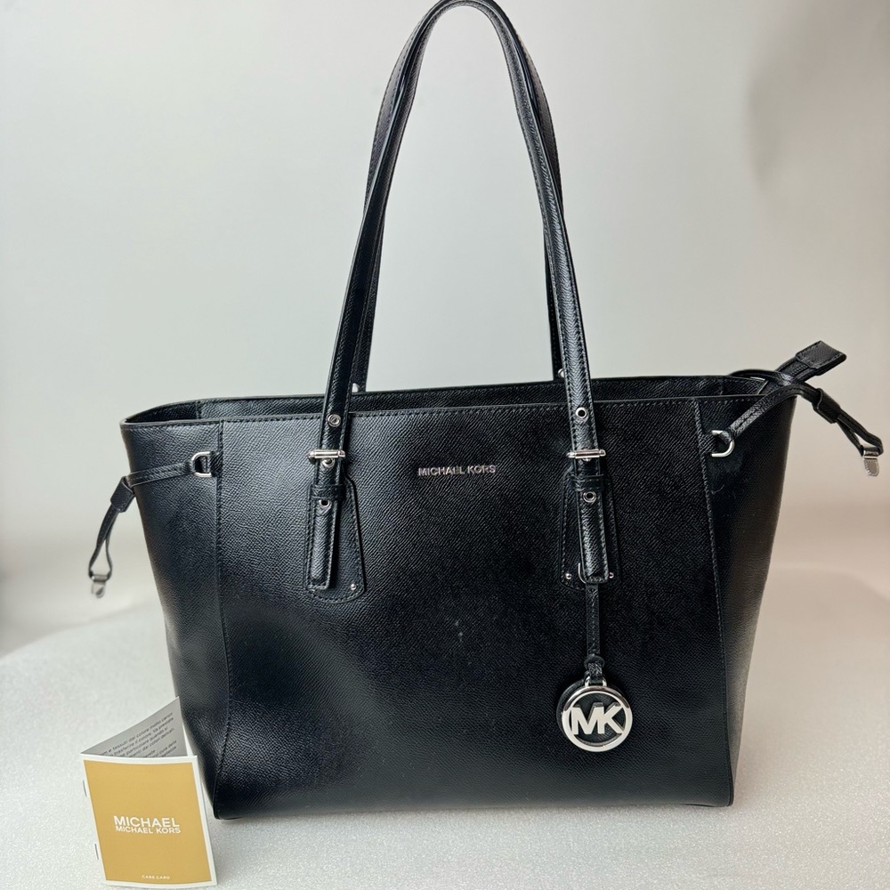 MICHAEL KORS Voyager Tote Bag Grain Leather Barely Used - Tag Still Attached.